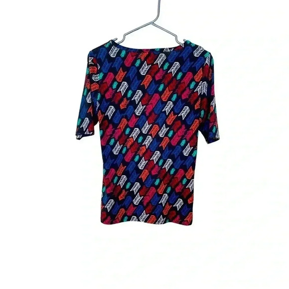 LuLaRoe medium weight short sleeve T-shirt, wrinkle free polyester - Picture 2 of 4